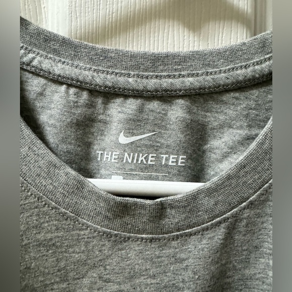 NIKE THE NIKE TEE - Picture 3 of 5